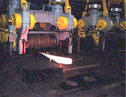 Rail rolling mill stands